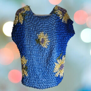 Large bubble top sunflowers, short sleeve, polyester, stretch. Fun fall top